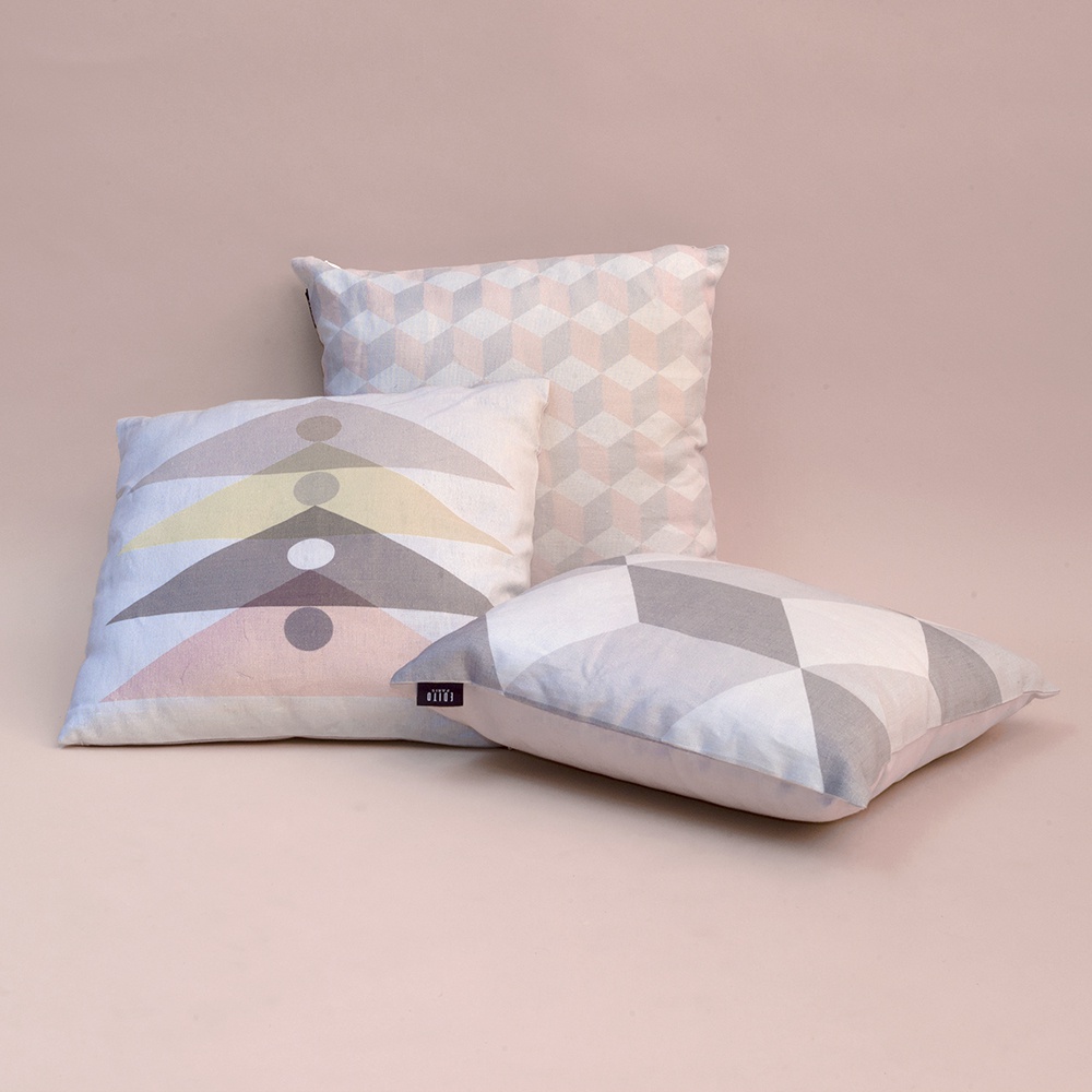 Coussins modernes à motifs géométriques fabriqués en France par Edito Paris Coussins modernes à motifs géométriques fabriqués en France par Edito Paris
