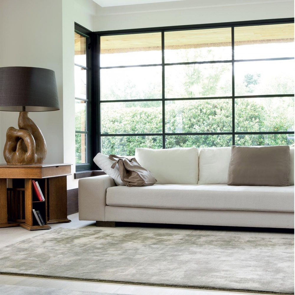 Tapis sur mesure gris tufté main en viscose par Ligne Pure Tapis sur mesure gris tufté main en viscose par Ligne Pure