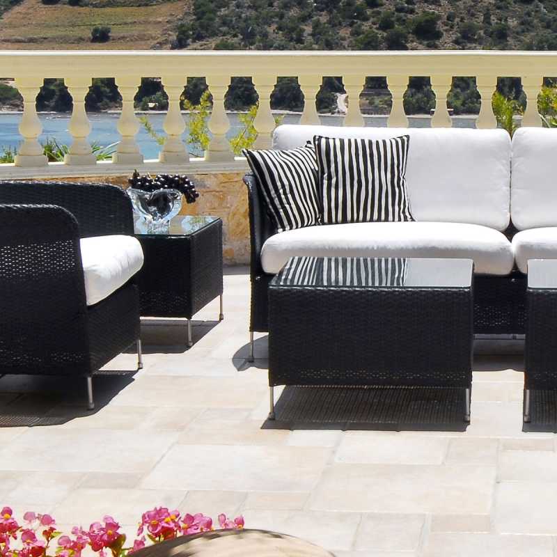 Table basse de jardin de prestige et sa plaque de verre Orion noir par Alexander Rose