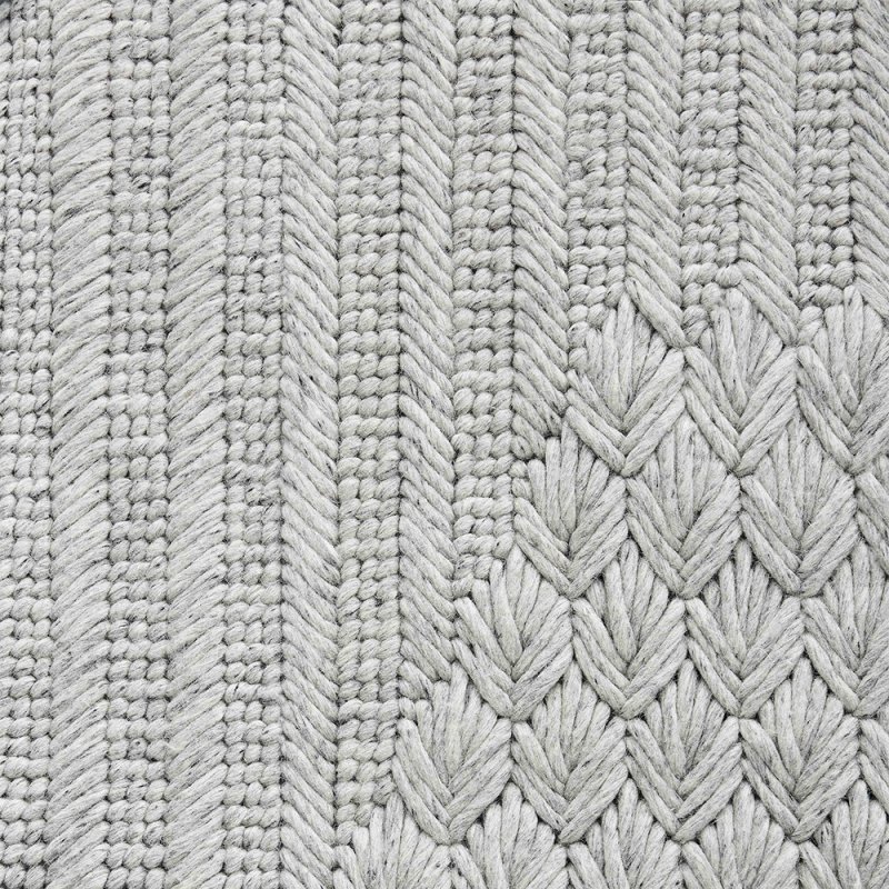 Tapis broderie en laine gris Chaddar par Gan Rugs