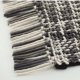 Tapis gris en laine noué main Lama par Gan Rugs