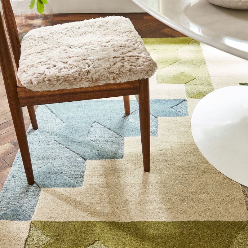 Tapis 100% laine vert, bleu, gris et ivoire Mehari Lime par Harlequin