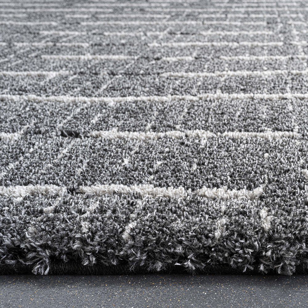 Tapis moderne et tendance gris foncé