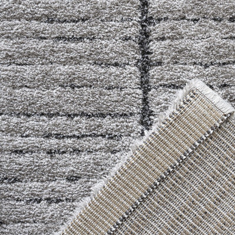 Tapis moderne gris au design épuré