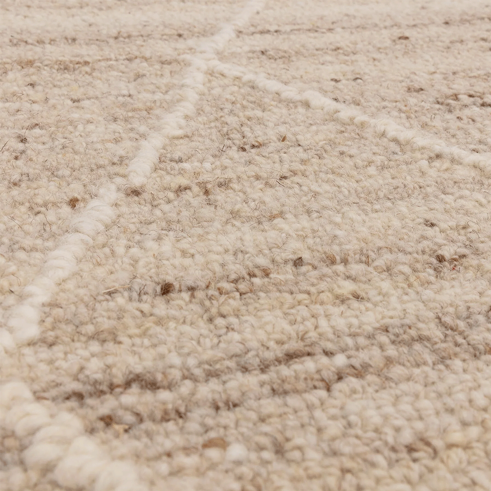 Tapis moderne style berbère beige naturel par Joseph Lebon