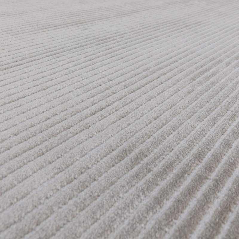 Tapis doux gris argenté à rayures par Joseph Lebon