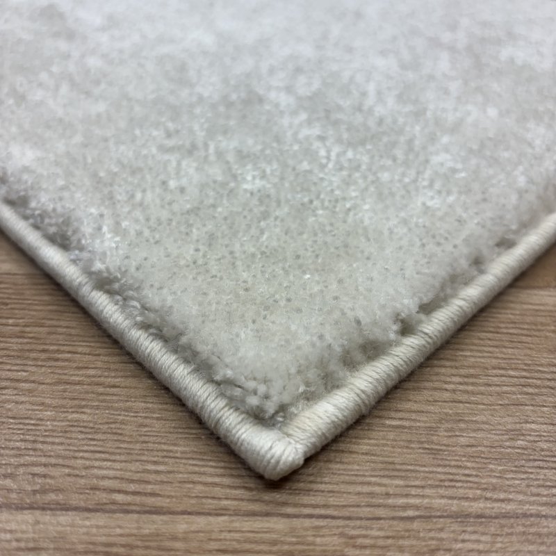 Echantillon tapis sur mesure GARI finition repli
