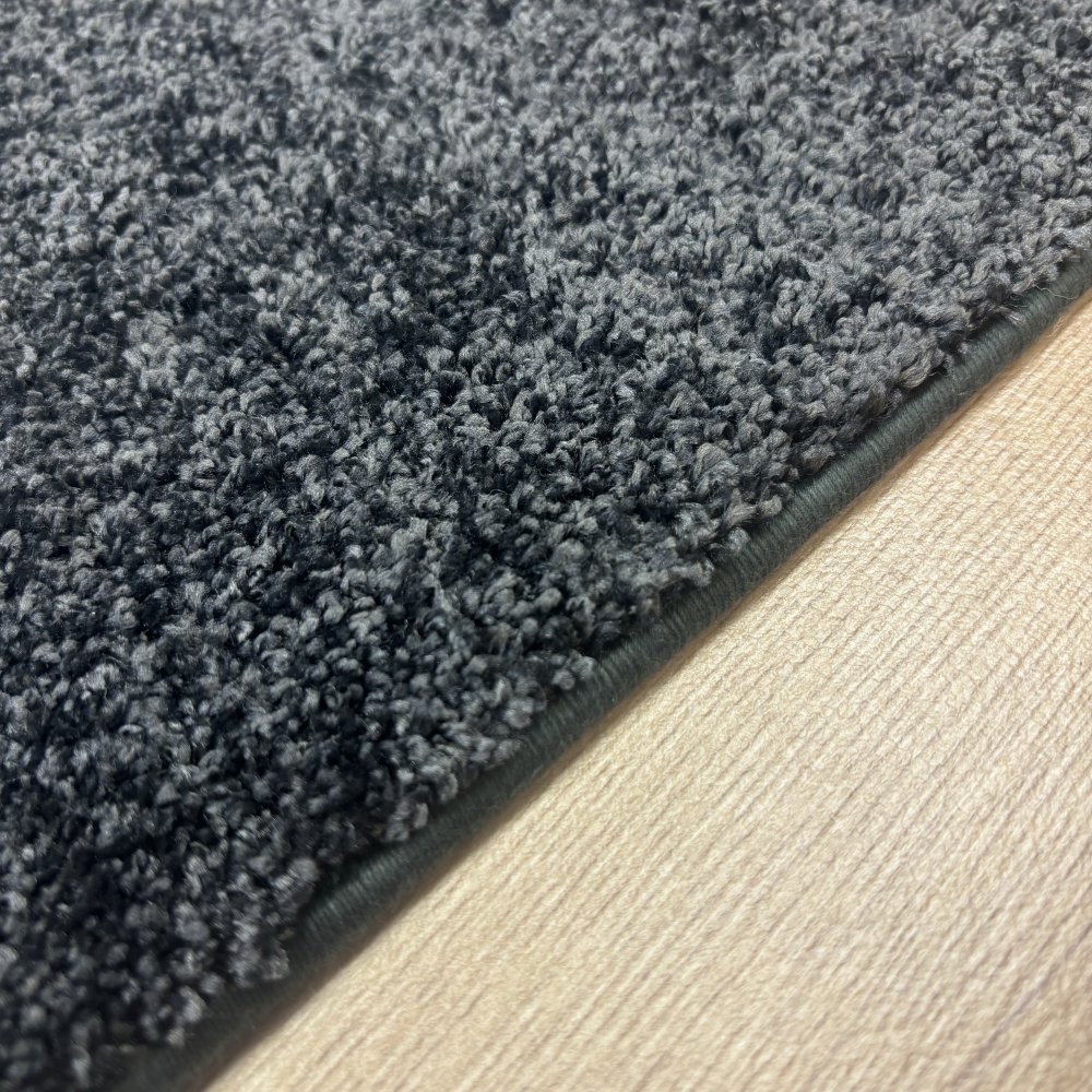 Echantillon tapis sur mesure DIEGO finition surjet