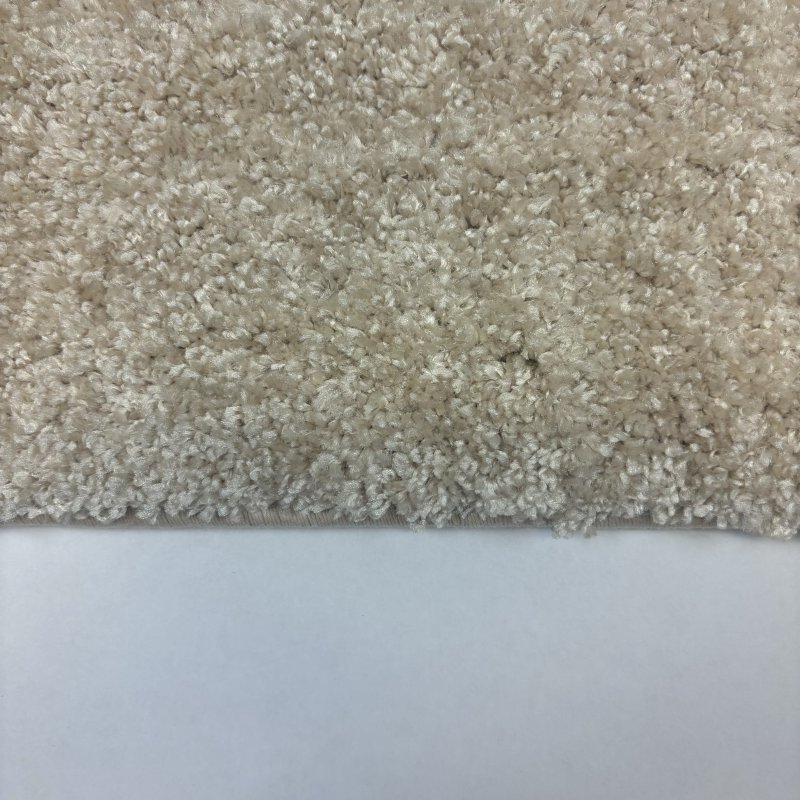 Tapis moelleux sur mesure ivoire anti tache en polyester