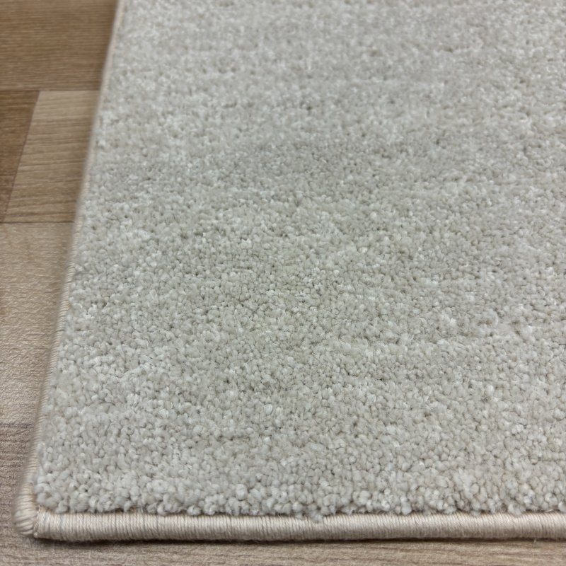 Tapis sur mesure ivoire anti taches 100% polypropylène