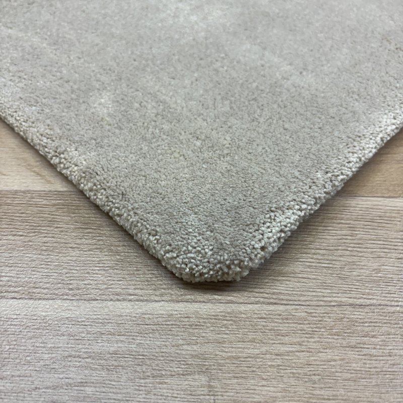 Tapis sur mesure très doux beige effet viscose