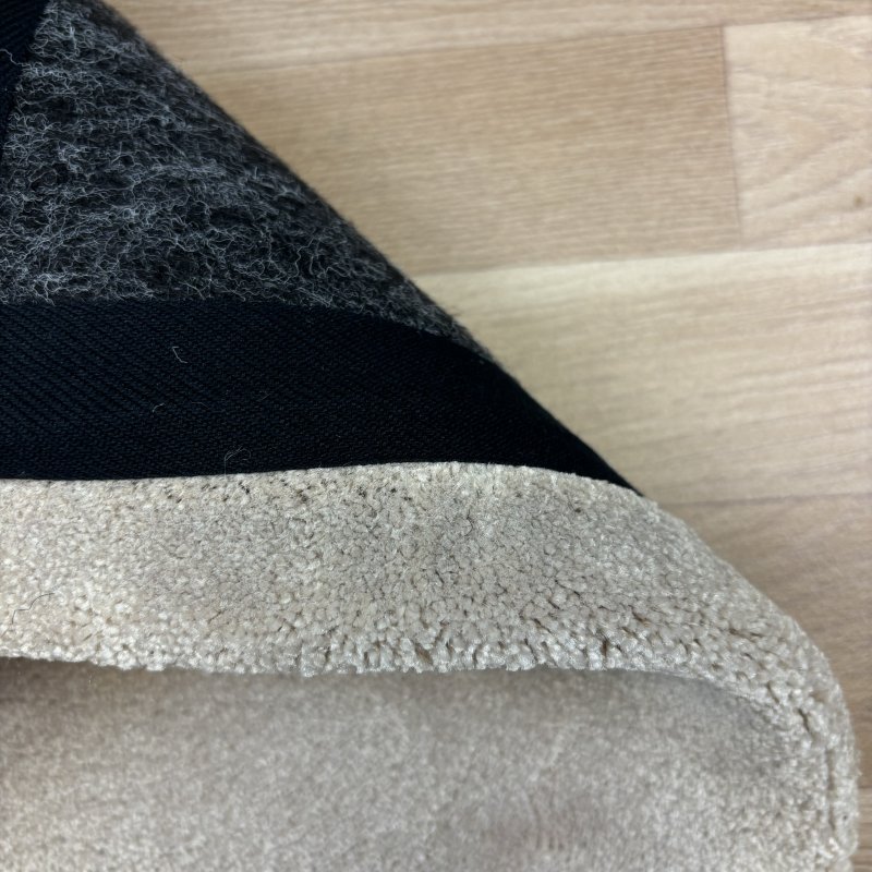 Tapis sur mesure très doux beige effet viscose