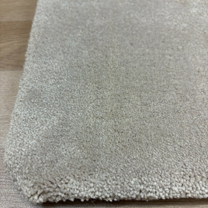 Tapis sur mesure très doux beige effet viscose