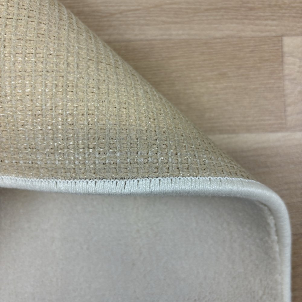 Tapis sur mesure très doux ivoire effet viscose 100% polyamide