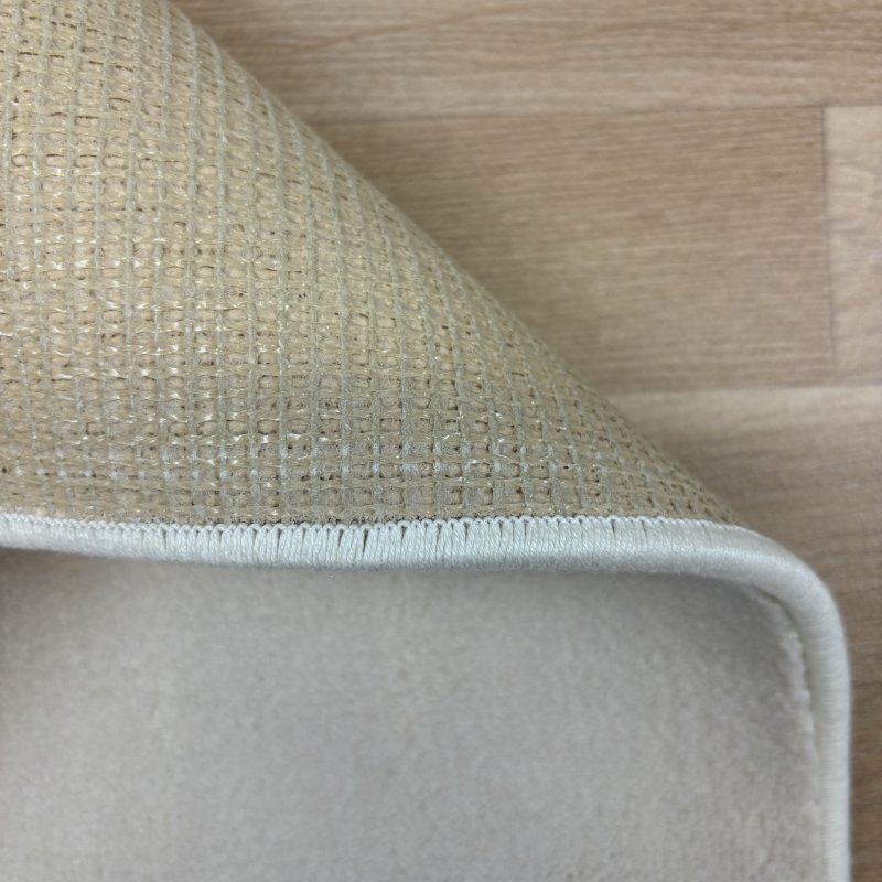 Tapis sur mesure très doux ivoire effet viscose 100% polyamide