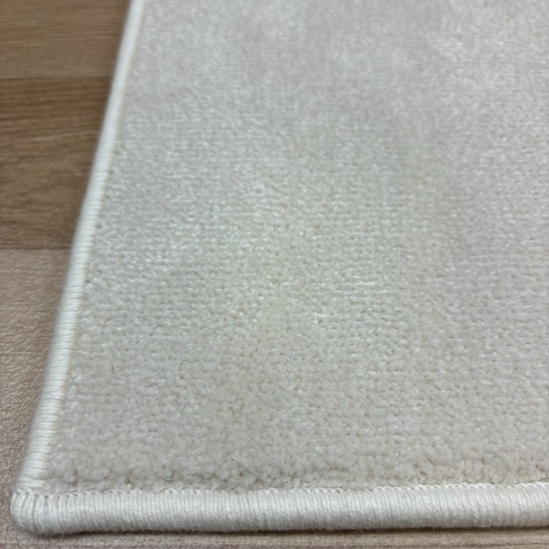 Tapis sur mesure très doux ivoire effet viscose 100% polyamide