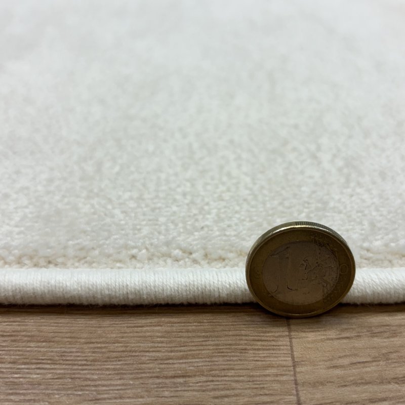 Tapis sur mesure très doux ivoire effet viscose 100% polyamide