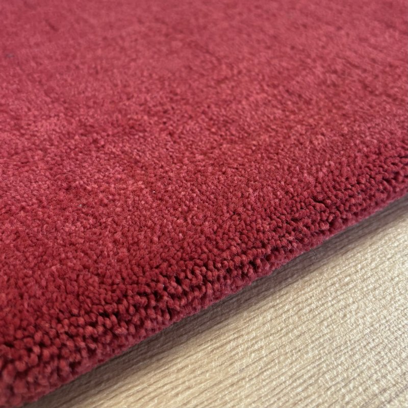 Echantillon tapis sur mesure ANITA finition surjet