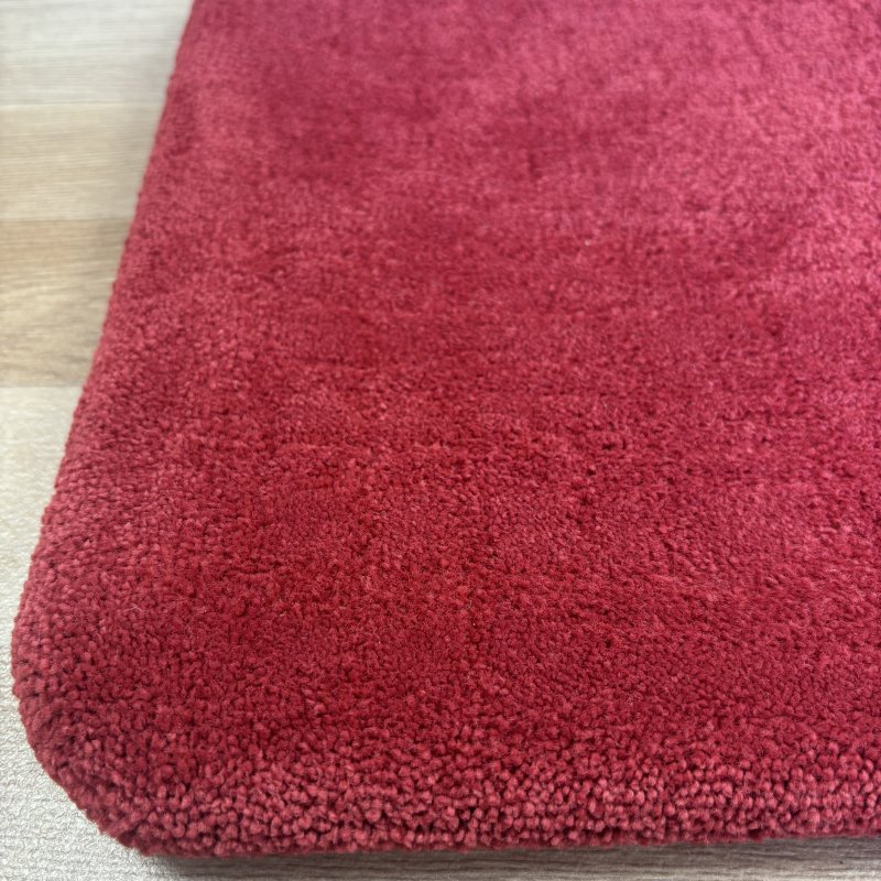 Tapis sur mesure très doux rouge en polyamide