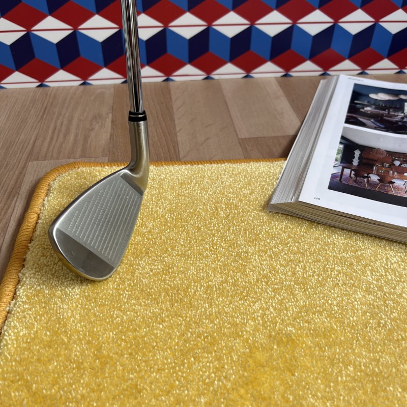 Tapis sur mesure jaune en polyamide doux avec effet viscose par Vorwerk