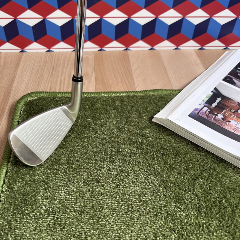 Tapis sur mesure vert en polyamide doux avec effet viscose par Vorwerk