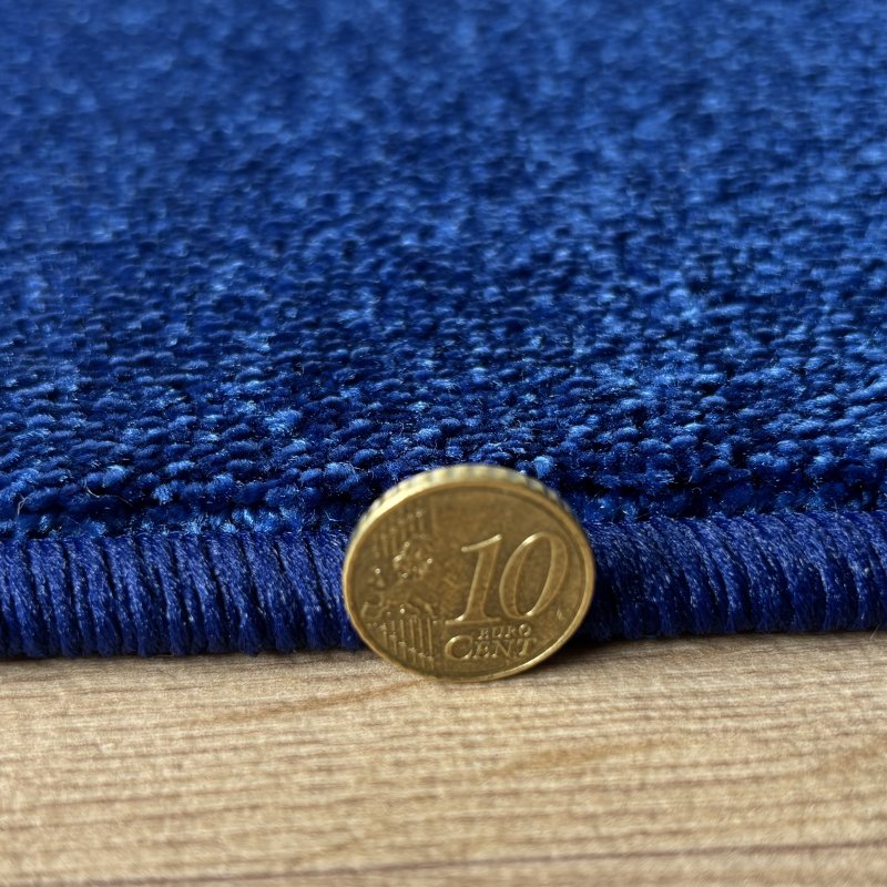 Tapis sur mesure rond bleu roi en polyamide doux avec effet viscose par Vorwerk