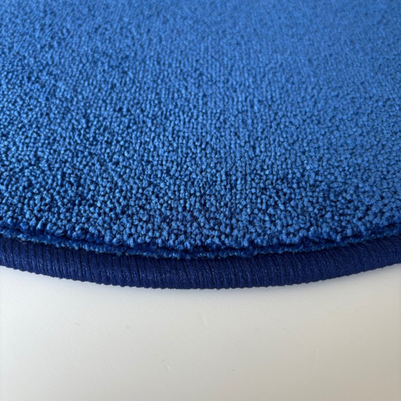 Tapis sur mesure rond bleu roi en polyamide doux avec effet viscose par Vorwerk