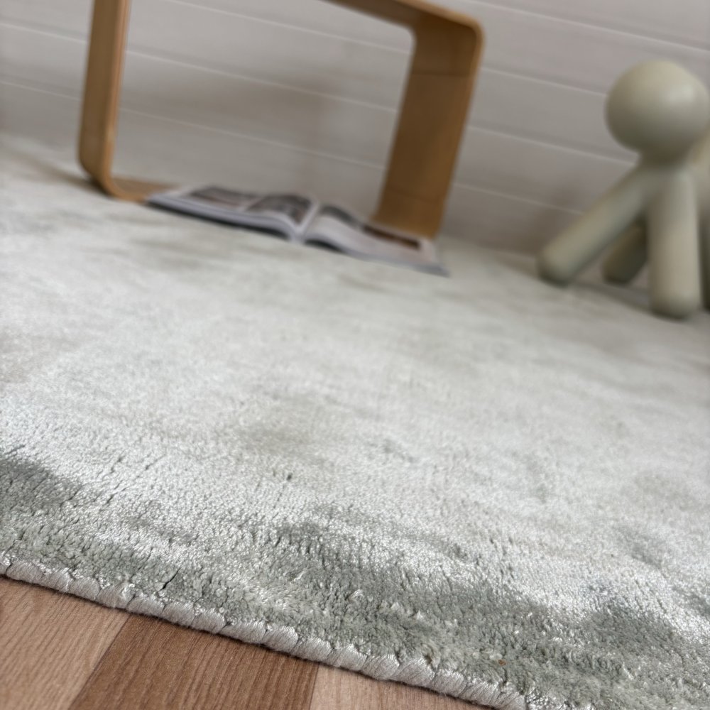 Tapis de prestige gris souris en viscose Annapurna par Angelo