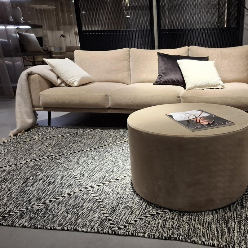 Tapis berbère écru à pois noir en laine avec franges
