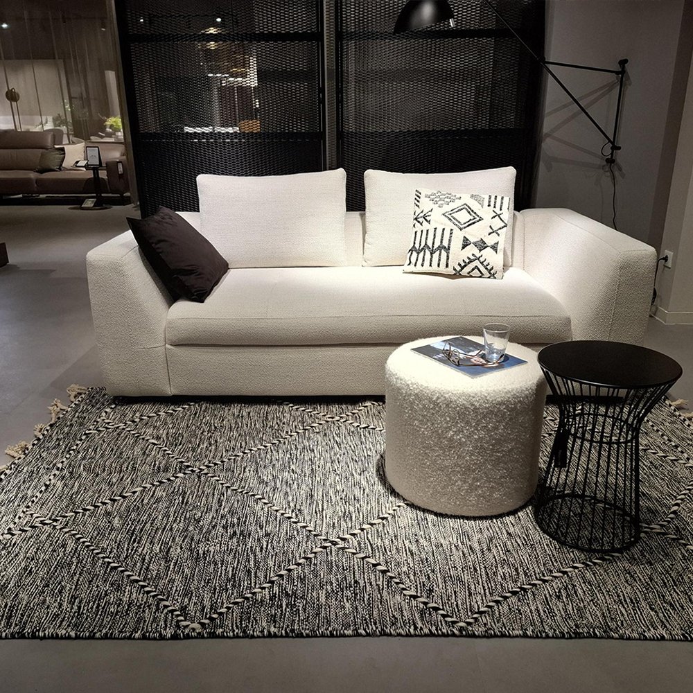 Tapis KILIM sur mesure en laine noir et ivoire avec franges