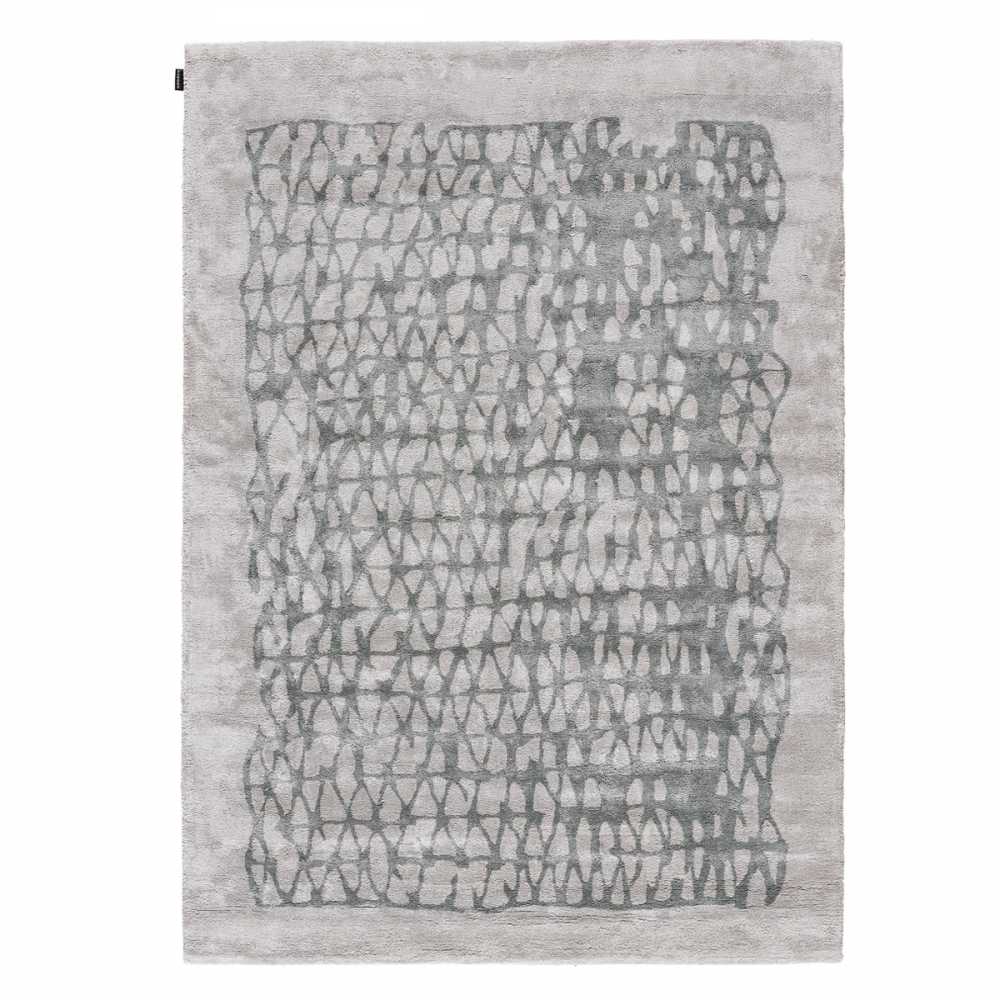Tapis prestige beige à motifs gris en viscose tufté main par Angelo.