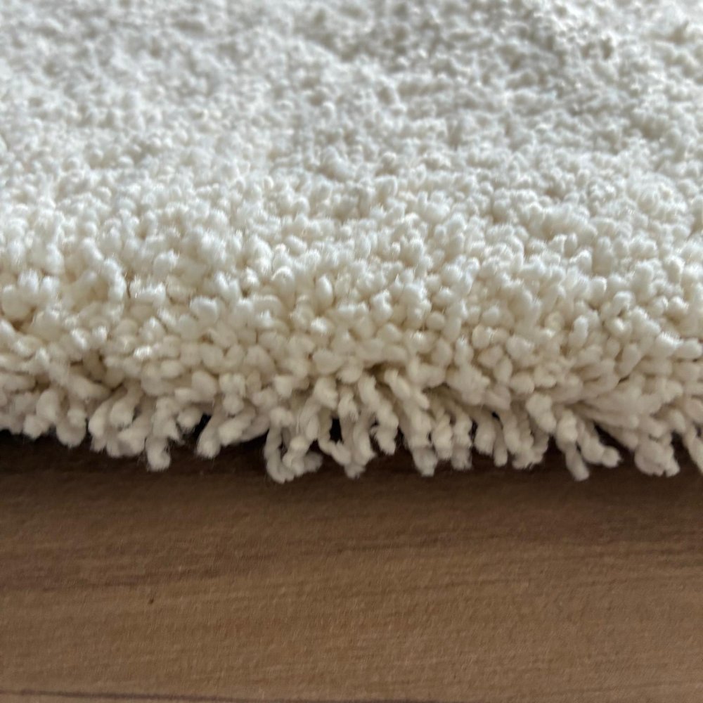 Tapis sur mesure ivoire épais et moelleux