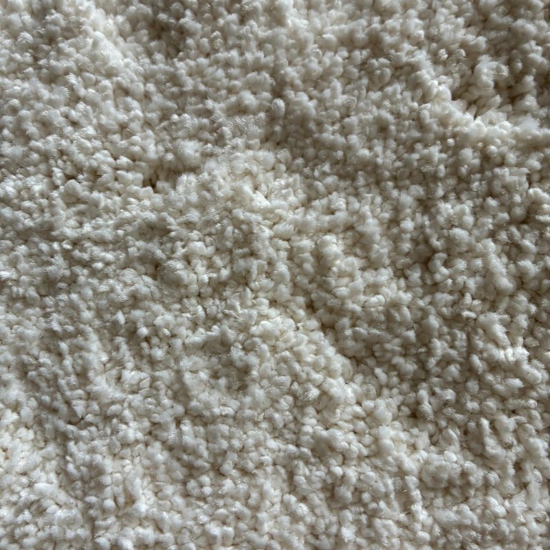 Tapis sur mesure ivoire épais et moelleux