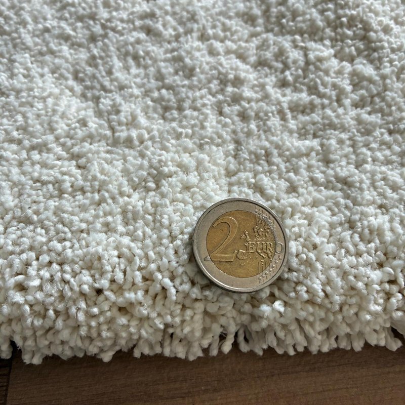 Tapis sur mesure ivoire épais et moelleux
