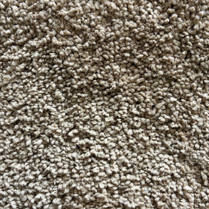 Tapis sur mesure beige foncé épais et moelleux