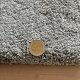 Tapis sur mesure gris clair épais et moelleux