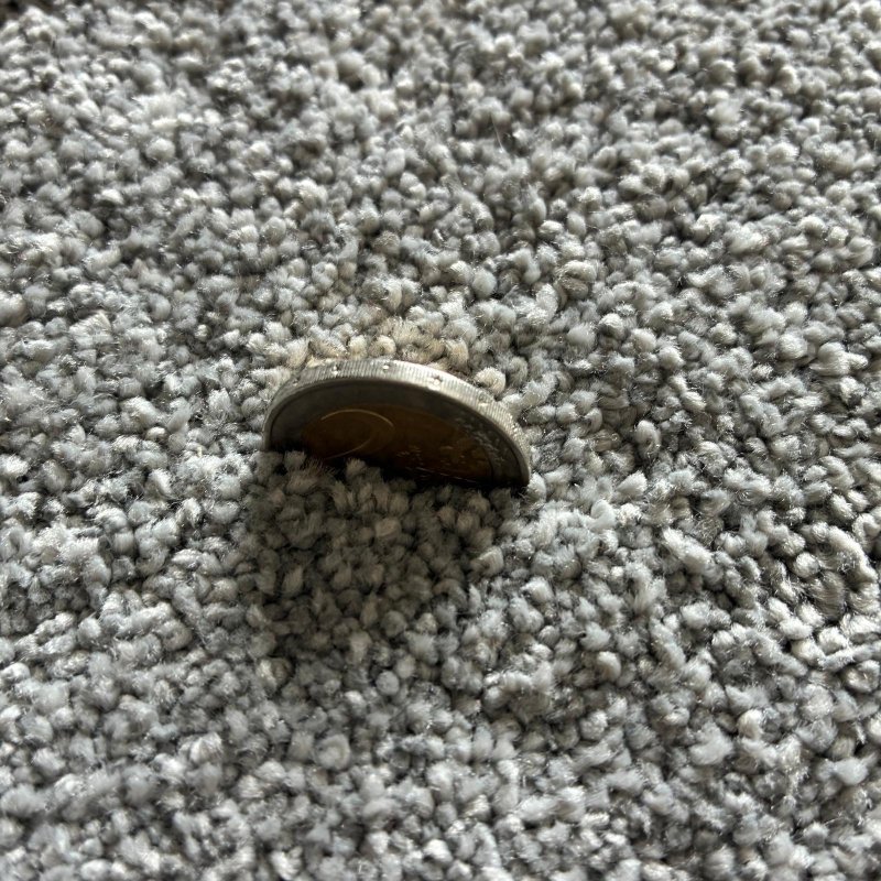 Tapis sur mesure gris clair épais et moelleux
