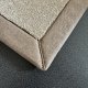 Tapis sur mesure beige foncé doux et résistant finition gansée