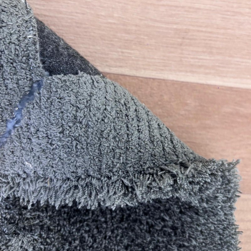 Tapis sur mesure gris foncé épais et très doux