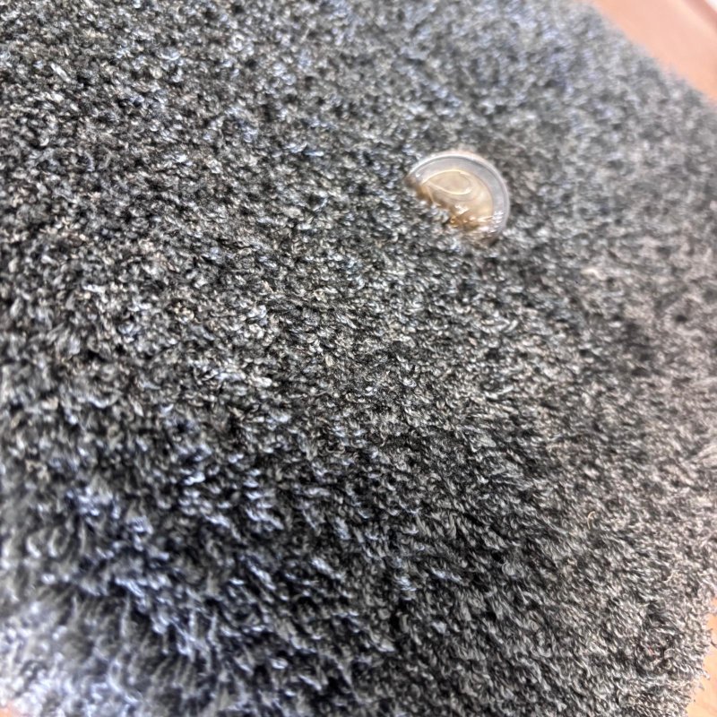 Tapis sur mesure gris foncé épais et très doux