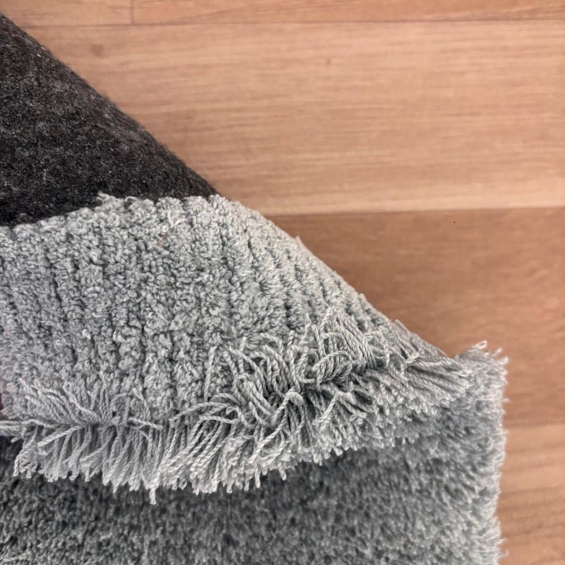 Tapis sur mesure bleu épais et très doux