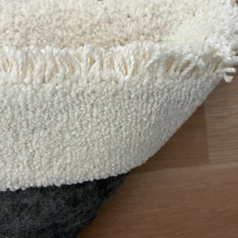 Tapis sur mesure ivoire épais et moelleux