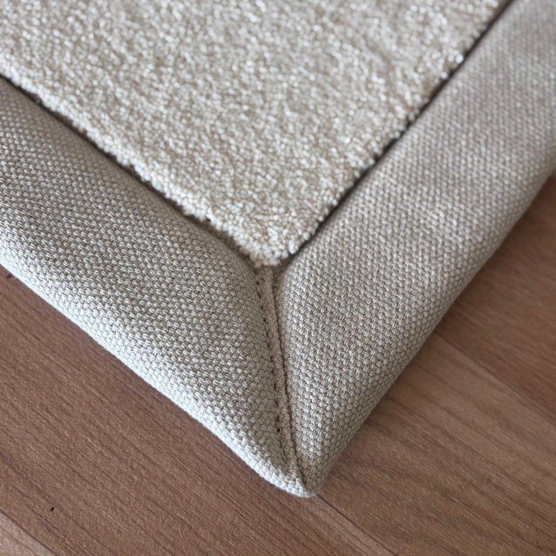 Tapis sur mesure ivoire doux et résistant finition gansée
