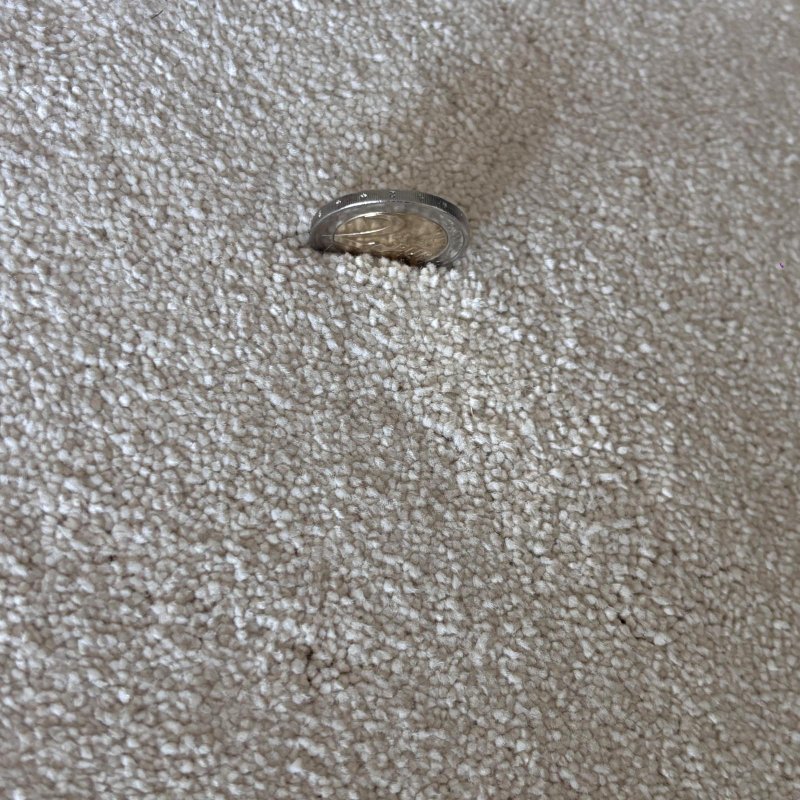 Tapis sur mesure ivoire doux et résistant finition gansée