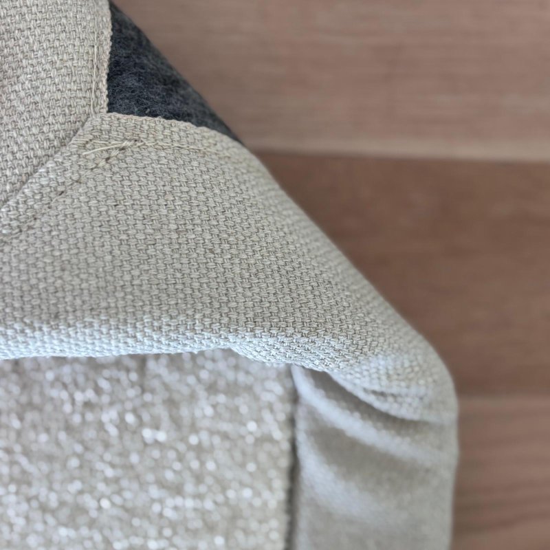 Tapis sur mesure ivoire doux et résistant finition gansée