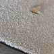 Tapis sur mesure gris clair doux et résistant finition gansée