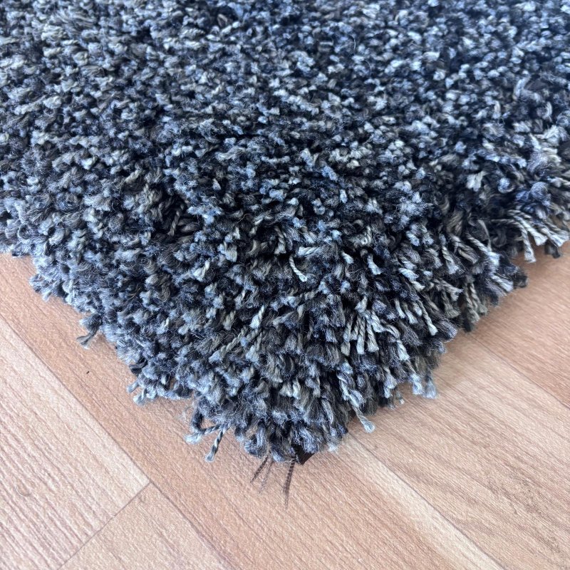 Tapis shaggy sur mesure gris foncé épais et très doux finition galon