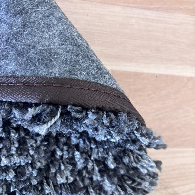 Tapis shaggy sur mesure gris foncé épais et très doux finition galon