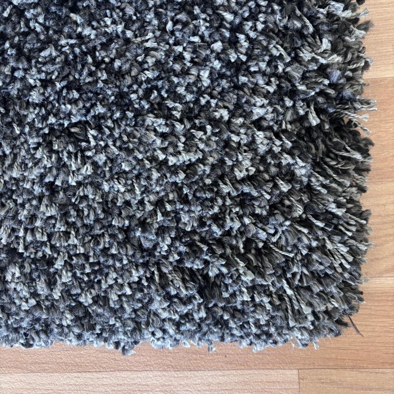 Tapis shaggy sur mesure gris foncé épais et très doux finition galon