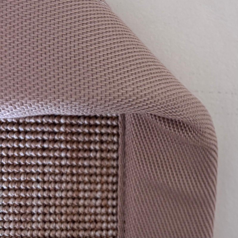 Tapis sur mesure aspect sisal beige clair finition gansée
